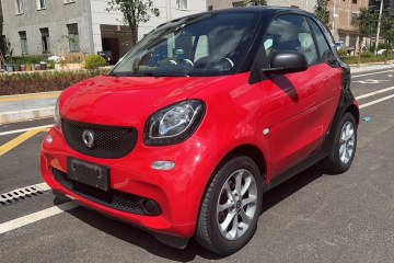 Used smart fortwo 2015 1.0L 52 kW hardtop Dynamic version