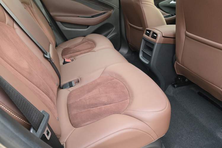 Used Buick Envision 2016 20T Two-Wheel-Drive Elite Model
