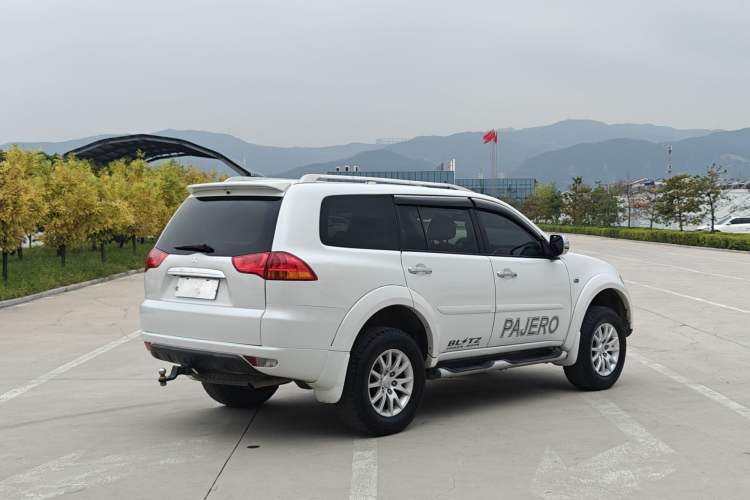 Used Mitsubishi Pajero Sport 2013 3.0L Automatic 4x4 Flagship Edition