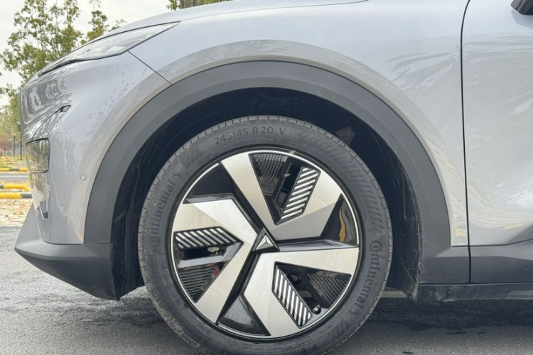 Used  S05 2024 200 Ultra Range-Extended Long-Range Version
