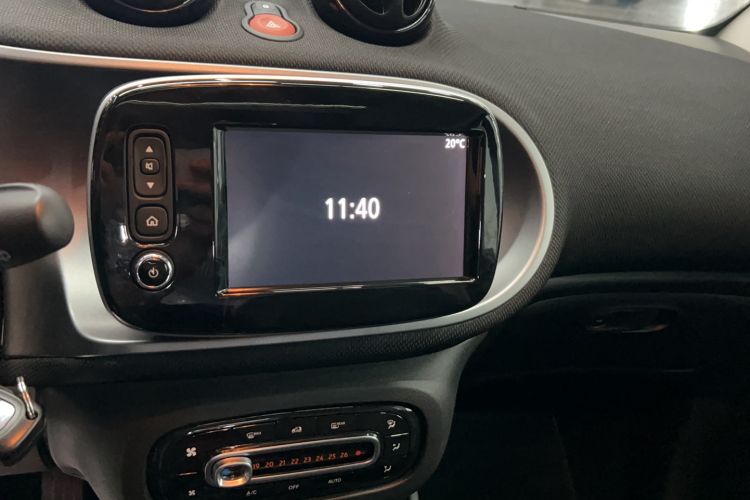 Used  fortwo 2018 0.9T 66kW Hardtop Pioneer Edition China V Emission Standard
