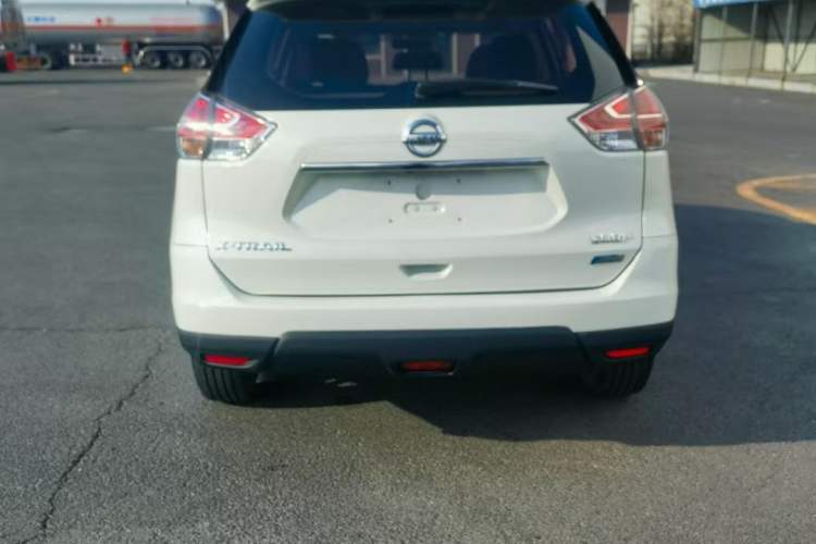 Used Nissan X-Trail 2015 2.0L CVT Comfort MAX Edition 2WD
