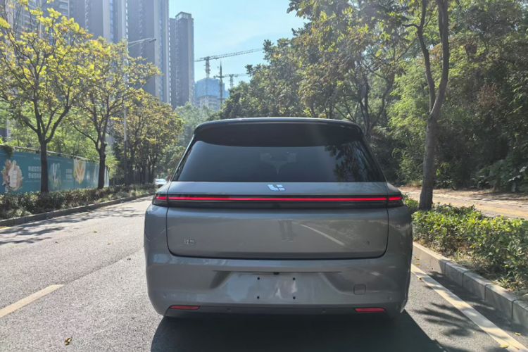 Used Li Auto L8 2023 Pro Model
