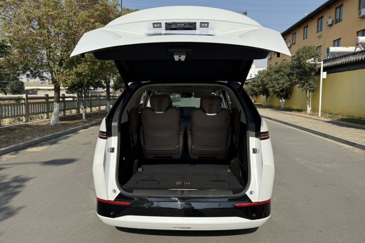 Used XPeng X9 2024 640 All-Wheel Drive High-Performance Max
