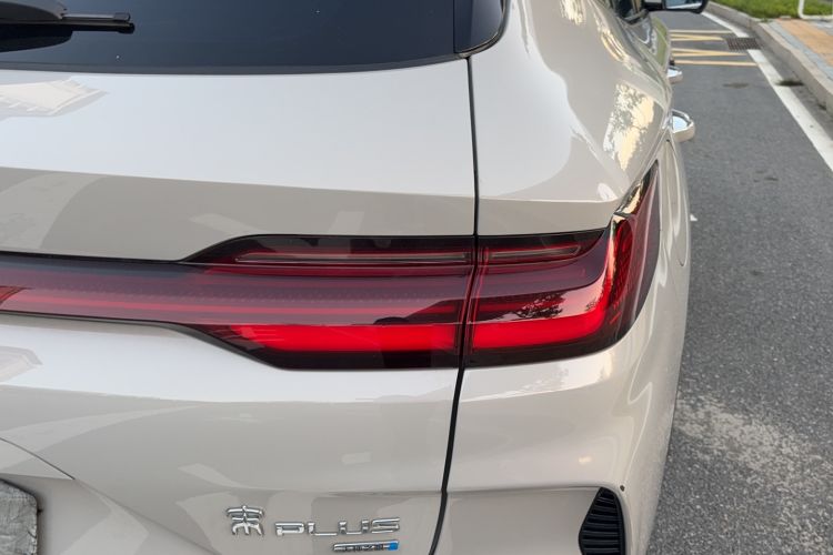 Used BYD Song PLUS New Energy 2025 EV Intelligent Driving Edition 520km Luxury Model
