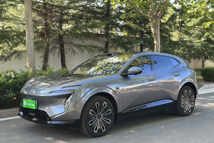 Used  07 2024 Max Extended-Range Edition
