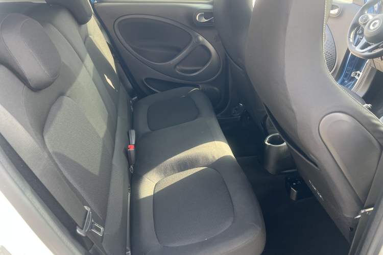 Used  forfour 2016 1.0L 52 kW Passion Edition
