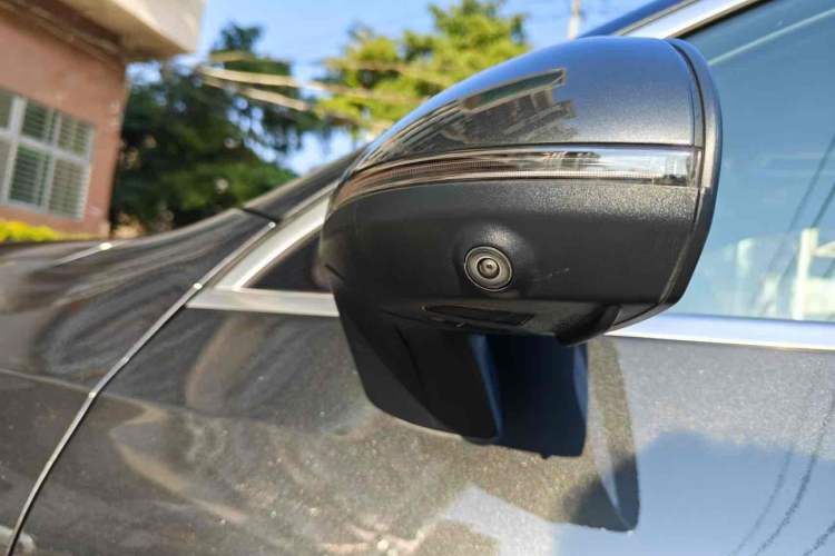 Used Mercedes-Benz GLC 2023 GLC 260 L 4MATIC Luxury Model 5 Seats
