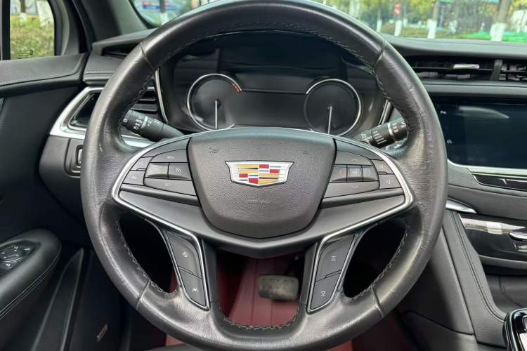 Used Cadillac XT5 2022 2.0T Two-Wheel Drive Luxury Version
