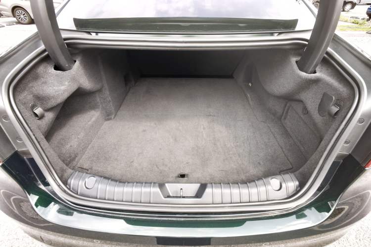 Used Jaguar XFL 2023 XFL 2.0T P250 Two-Wheel-Drive Luxury Deluxe Edition
