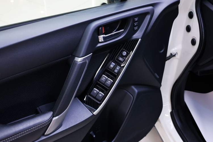 Used Subaru Forester 2018 2.5i Luxury Navigation Edition with EyeSight
