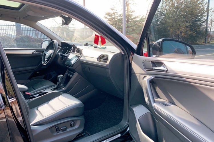 Used Volkswagen Tiguan L 2019 Revised 330TSI Automatic Two-Wheel Drive Smart & Luxury Edition China VI Standard
