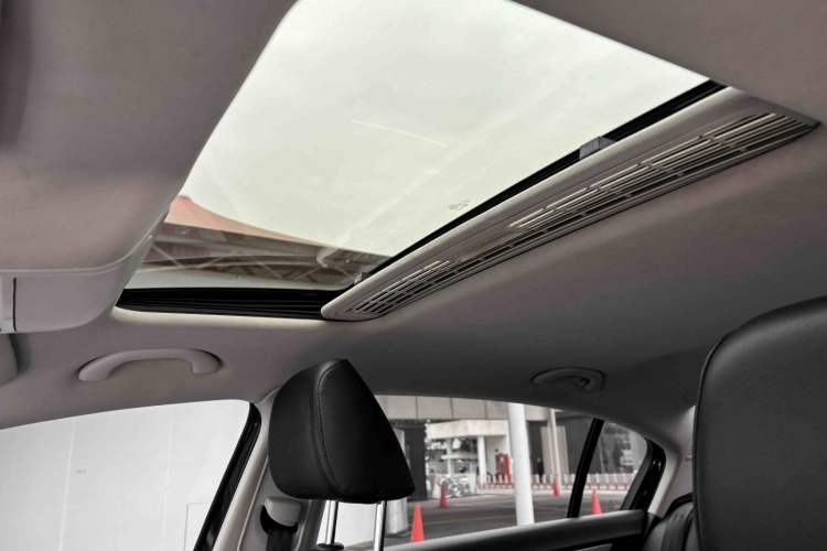 Used Volkswagen Magotan 2013 1.8TSI Premier Model
