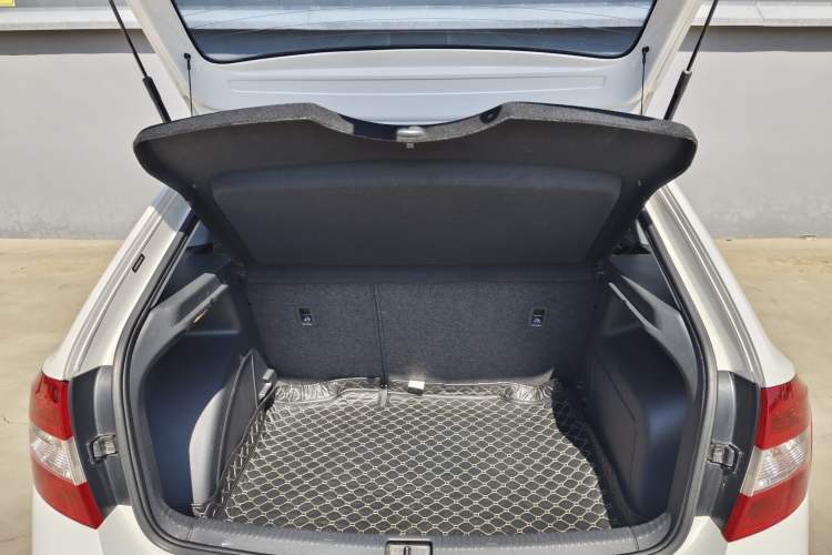 Used Skoda Rapid Spaceback 2018 1.6L Automatic Comfort Edition