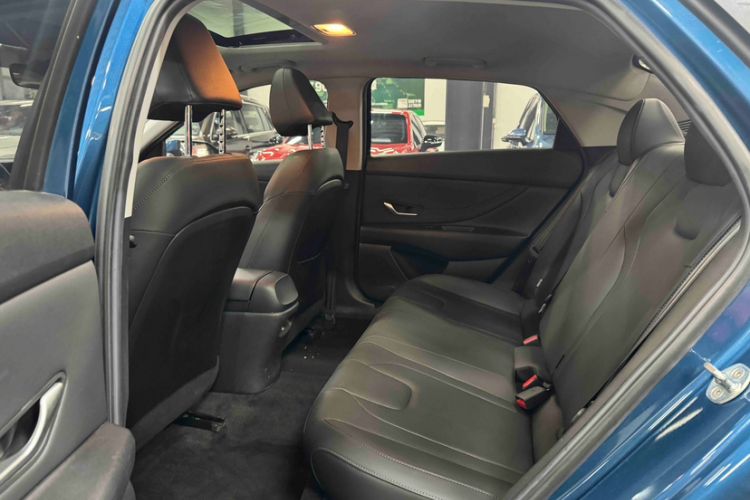 Used Hyundai Elantra 2021 1.5L CVT LUX Prestige Edition
