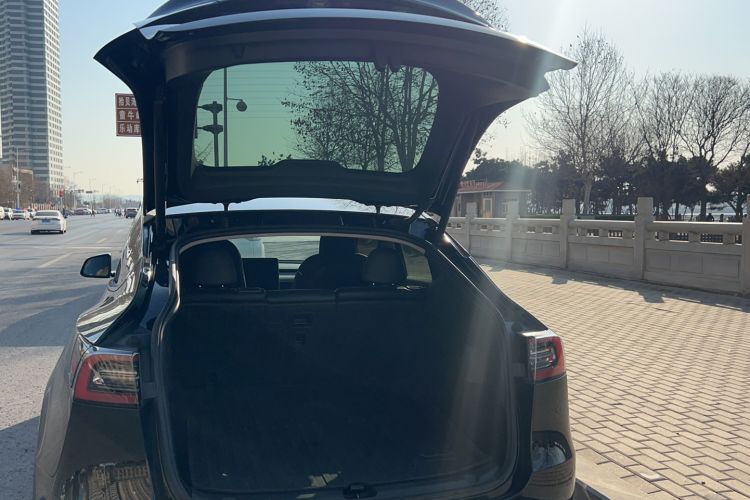 Used Tesla Model Y 2022 Rear-Wheel-Drive Version
