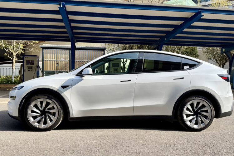 Used Tesla Model Y 2025 Rear-Wheel Drive First Edition