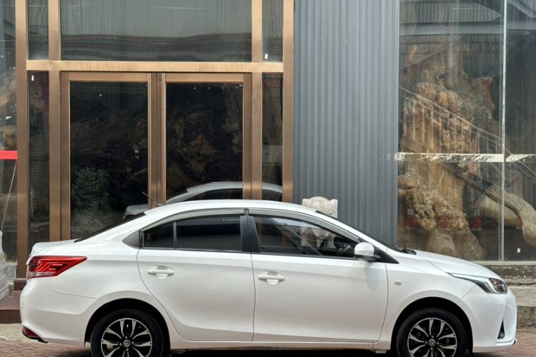 Used Toyota YARiS L 2019 1.5E CVT Dynamic Edition China VI compliant
