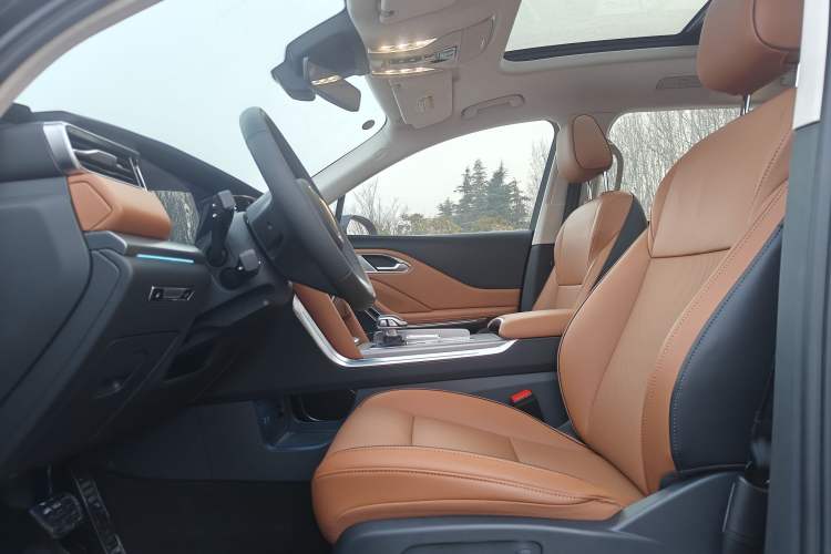 Used Hongqi HS7 PHEV 2025 Model 2.0T PHEV Four-Wheel Drive 2 Million Units Commemorative Edition 6-Seater