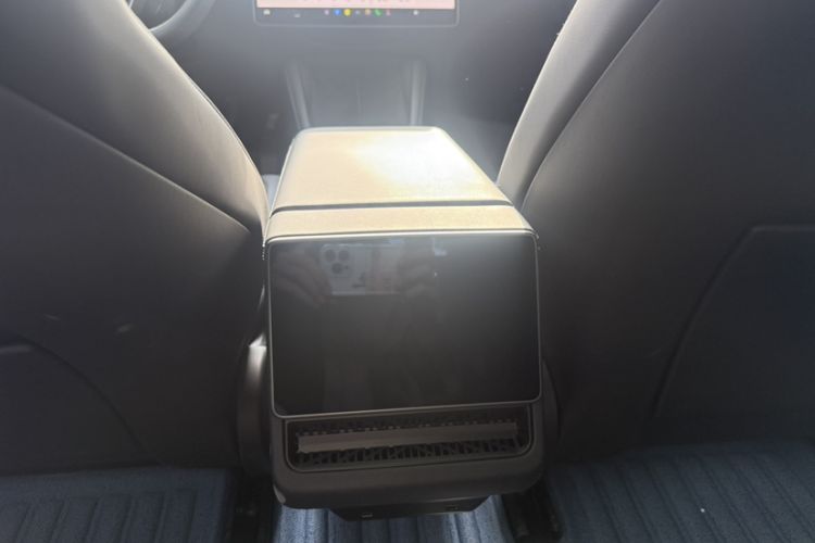 Used Tesla Model 3 2023 Long-Range All-Wheel-Drive Version
