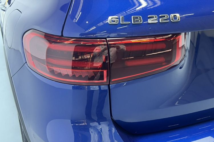 Used Mercedes-Benz GLB 2024 GLB 220 4MATIC
