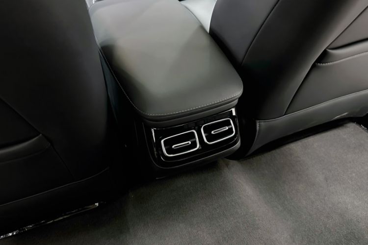 Used Roewe D7 2023 DMH 125km Superior Edition
