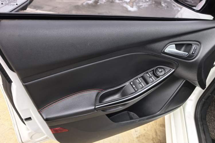 Used Ford Focus 2017 1.5T CTCC White and Black Limited Edition
