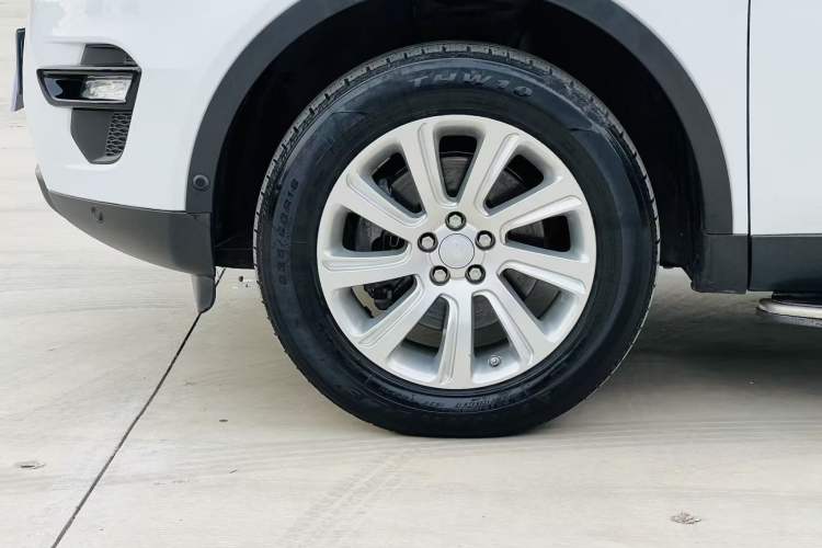 Used Land Rover Discovery Sport 2019 240 PS PURE Edition China VI Standard
