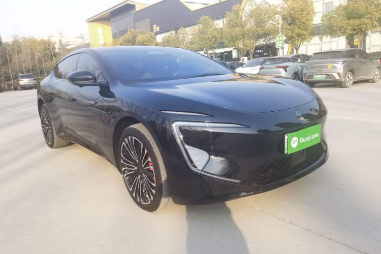 Used  12 2025 Ultra Extended-Range Edition