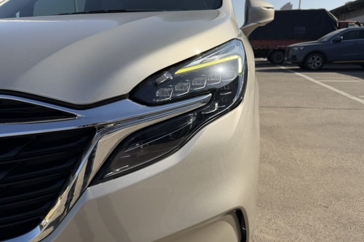 Used Buick GL8 2022 ES Land Cruiser 653T Luxury Model
