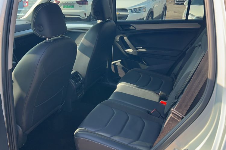 Used Volkswagen Tiguan L 2019 Updated Version 330TSI Automatic Two-Wheel Drive Panoramic Comfort Edition China VI Standard
