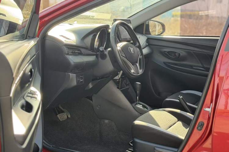 Used Toyota YARiS L 2022 X-Trail 1.5L CVT Leading PLUS Edition
