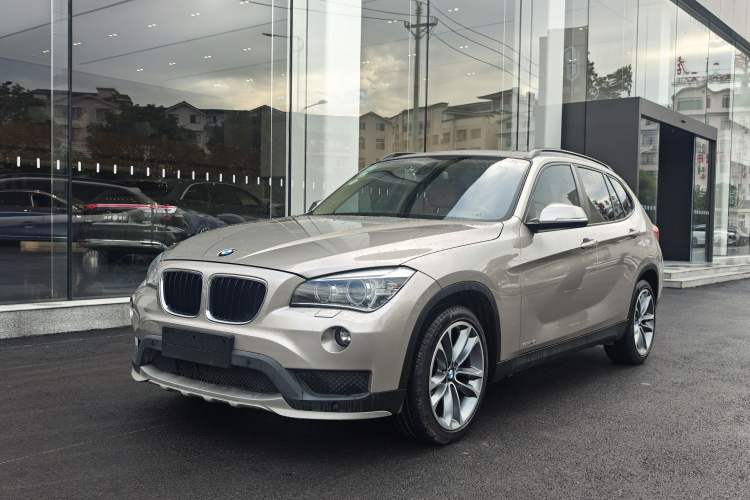 Used BMW X1 2015 sDrive18i Leading Edition
