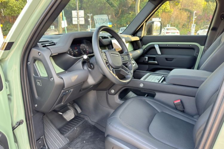 Used Land Rover Defender 2023 110 3.0T P400 75th Anniversary Legend Edition
