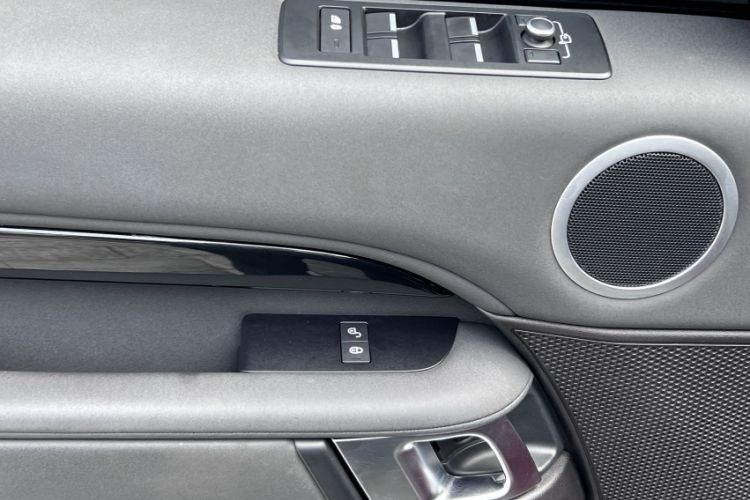 Used Land Rover Discovery 2018 3.0 SC V6 SE
