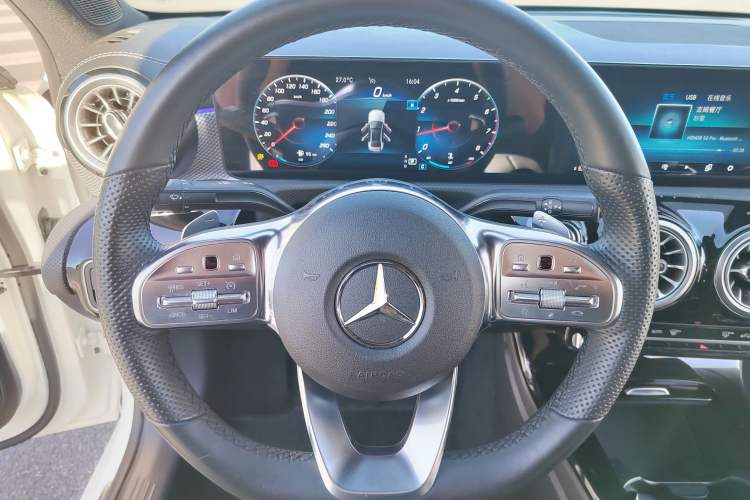 Used Mercedes-Benz A-Class 2022 A 200 L Sport Sedan Fashion Model
