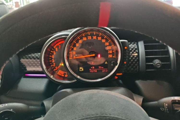 Used  MINI 2016 2.0T COOPER S Pioneer Edition
