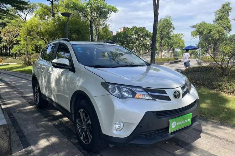 Used Toyota RAV4 2015 2.0L CVT Two-Wheel Drive Fashion Edition