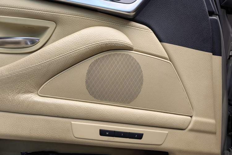 Used BMW 5 Series 2014 520Li Elegant Model
