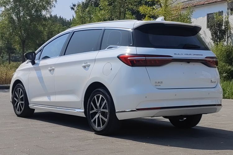 Used BYD Song MAX New Energy 2022 DM-i 105KM Prestige Model
