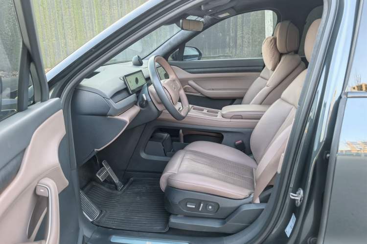 Used Nio ES8 2024 100kWh Signature Edition
