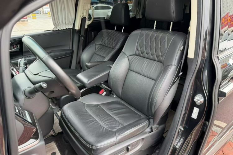 Used Honda Elysion 2019 2.0L Hybrid Supreme Edition
