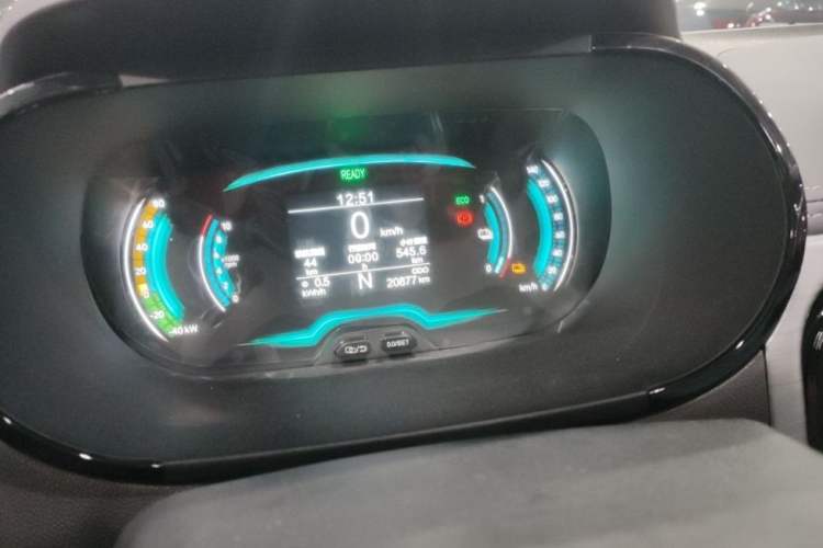 Used Chery Little Ant 2022 Updated Version Sweet Pink Edition Full Sugar Version Lithium Iron Phosphate 30.7 kWh 30 kW 301 km
