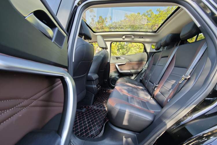 Used Wey VV5 2021 1.5T Two-Wheel Drive Smart Pioneer
