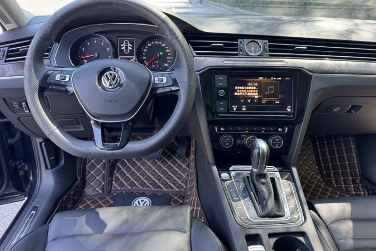 Used Volkswagen Magotan 2019 330TSI DSG Luxury Version China VI Standard
