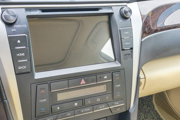 Used Toyota Camry 2015 2.0G Premier Edition
