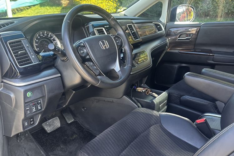 Used Honda Elysion 2016 2.4L Comfort Edition
