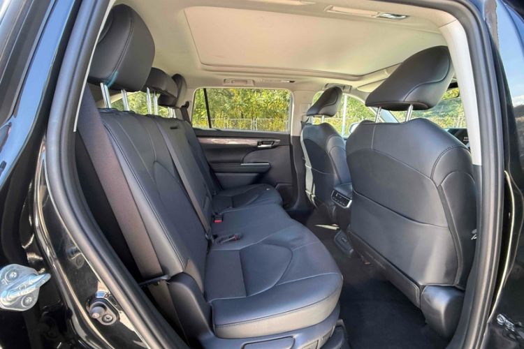 Used Toyota Highlander 2024 2.5L Smart Electric Hybrid Dual-Engine Four-Wheel Drive Prestige Version – 7 Seats
