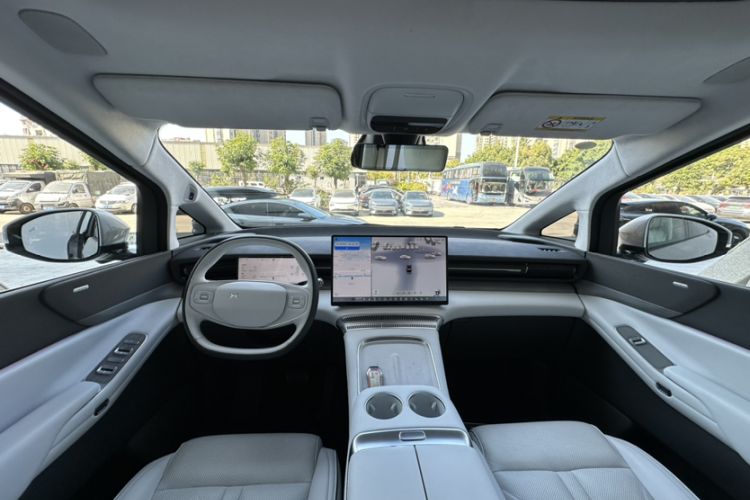 Used XPeng X9 2025 702 Four-Wheel Drive High-Performance Max
