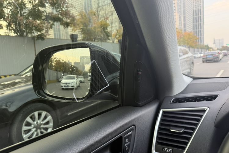 Used Audi Q5 2017 Plus 40 TFSI Technology Model
